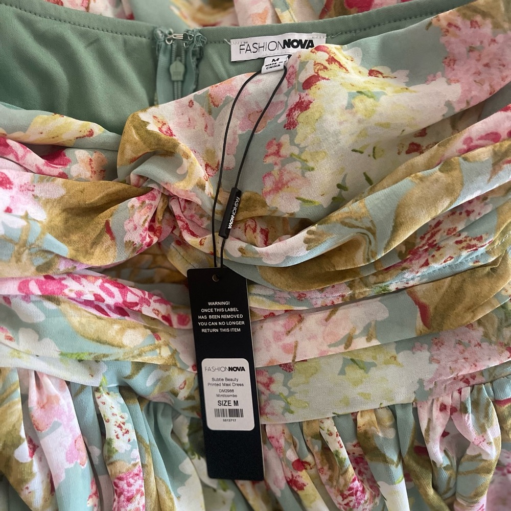 BNWT, Fashion Nova floral maxi dress size medium - Picture 4 of 6